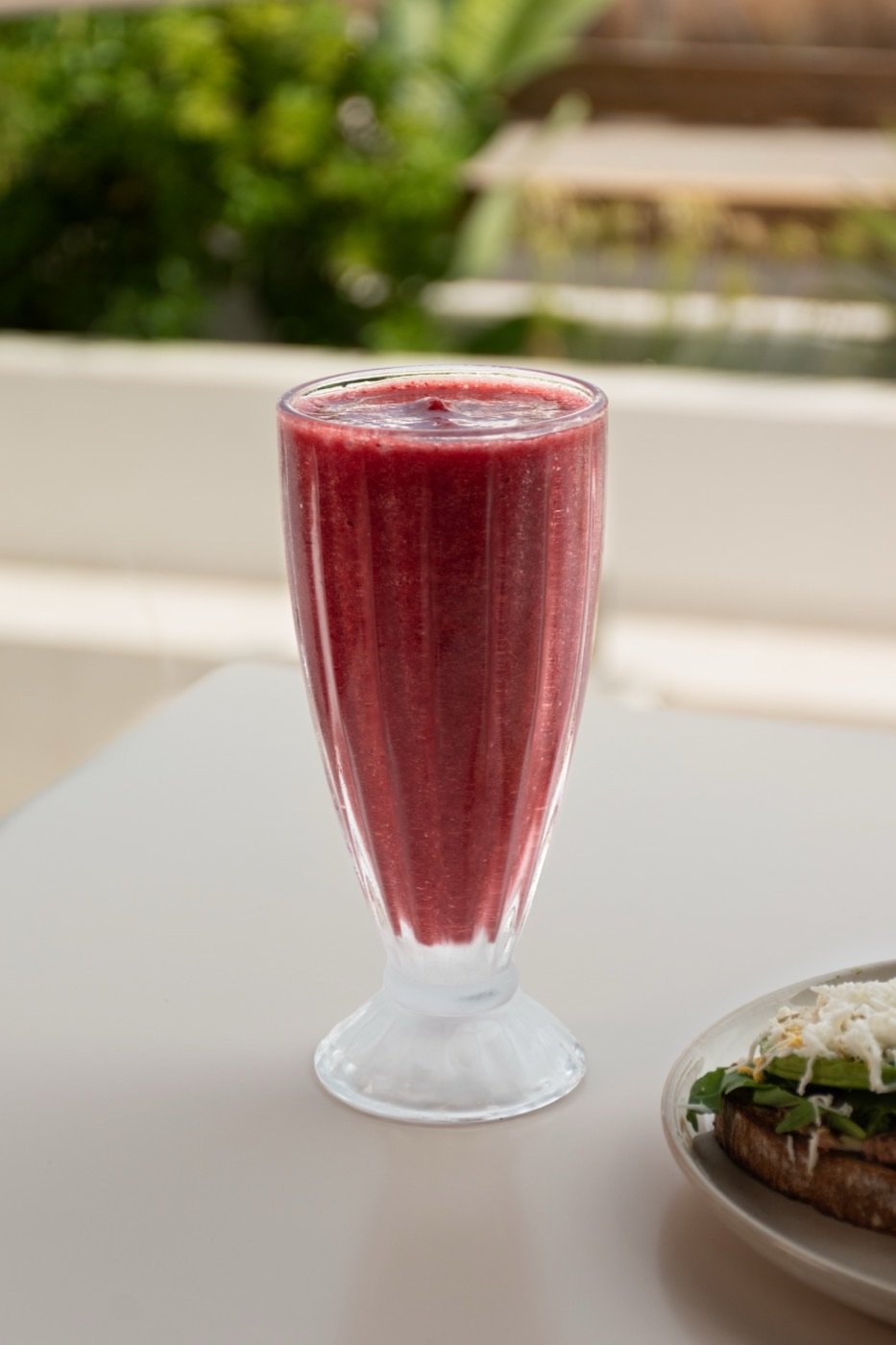 Batido de frutos rojos de SOA Coffee